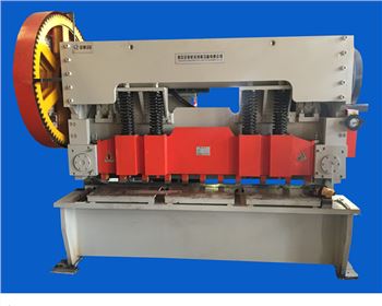 Q11-13X2500電動(dòng)機(jī)械剪板機(jī)